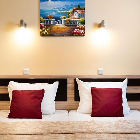 Hotel St Valentine All Inclusive Slăntjev Brjag Exteriör bild