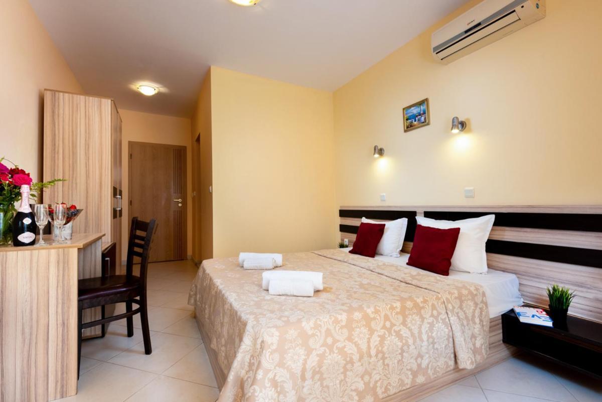 Hotel St Valentine All Inclusive Slăntjev Brjag Exteriör bild