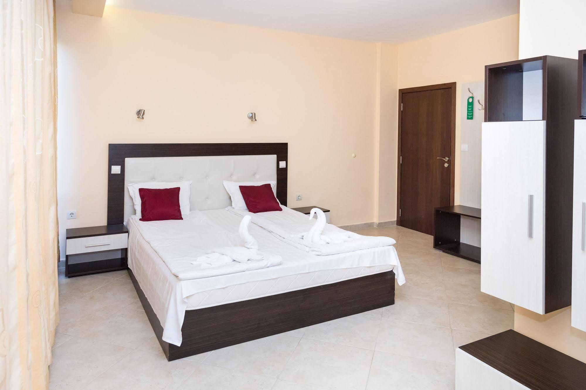 Hotel St Valentine All Inclusive Slăntjev Brjag Exteriör bild